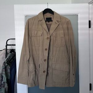Banana Republic field jacket _ Tan color. Damaged in the back